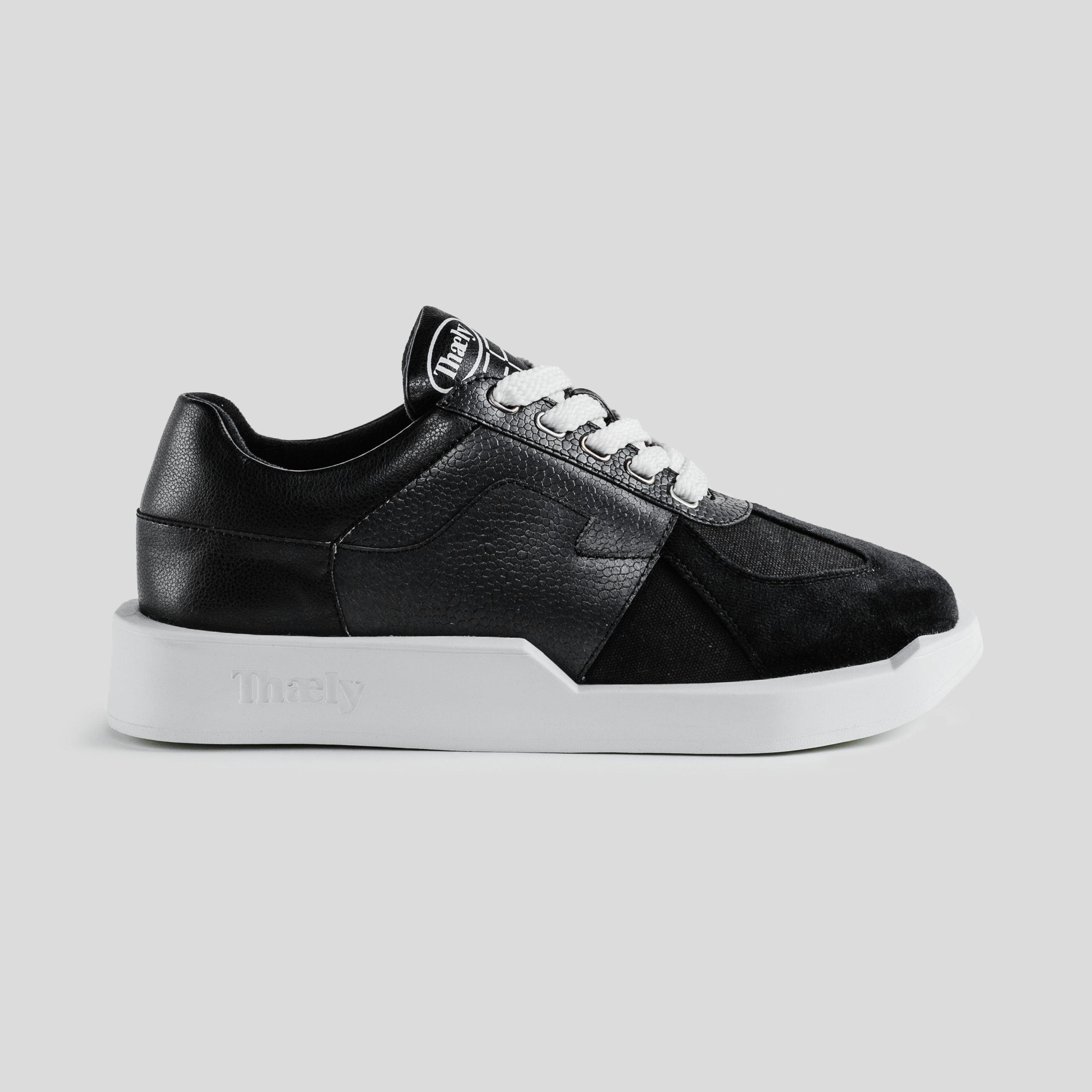 Black Magpie Reflex Runnner