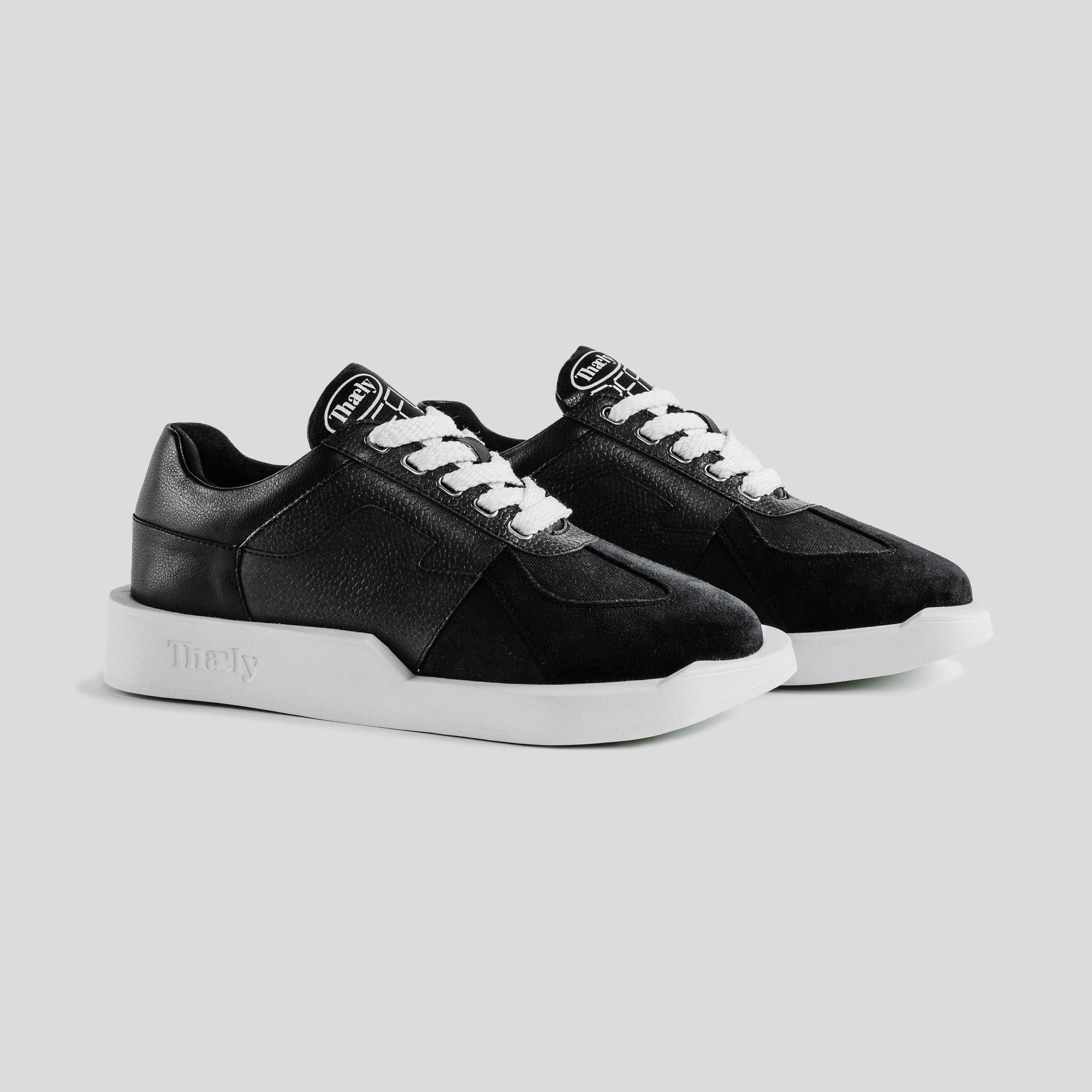 Black Magpie Reflex Runnner