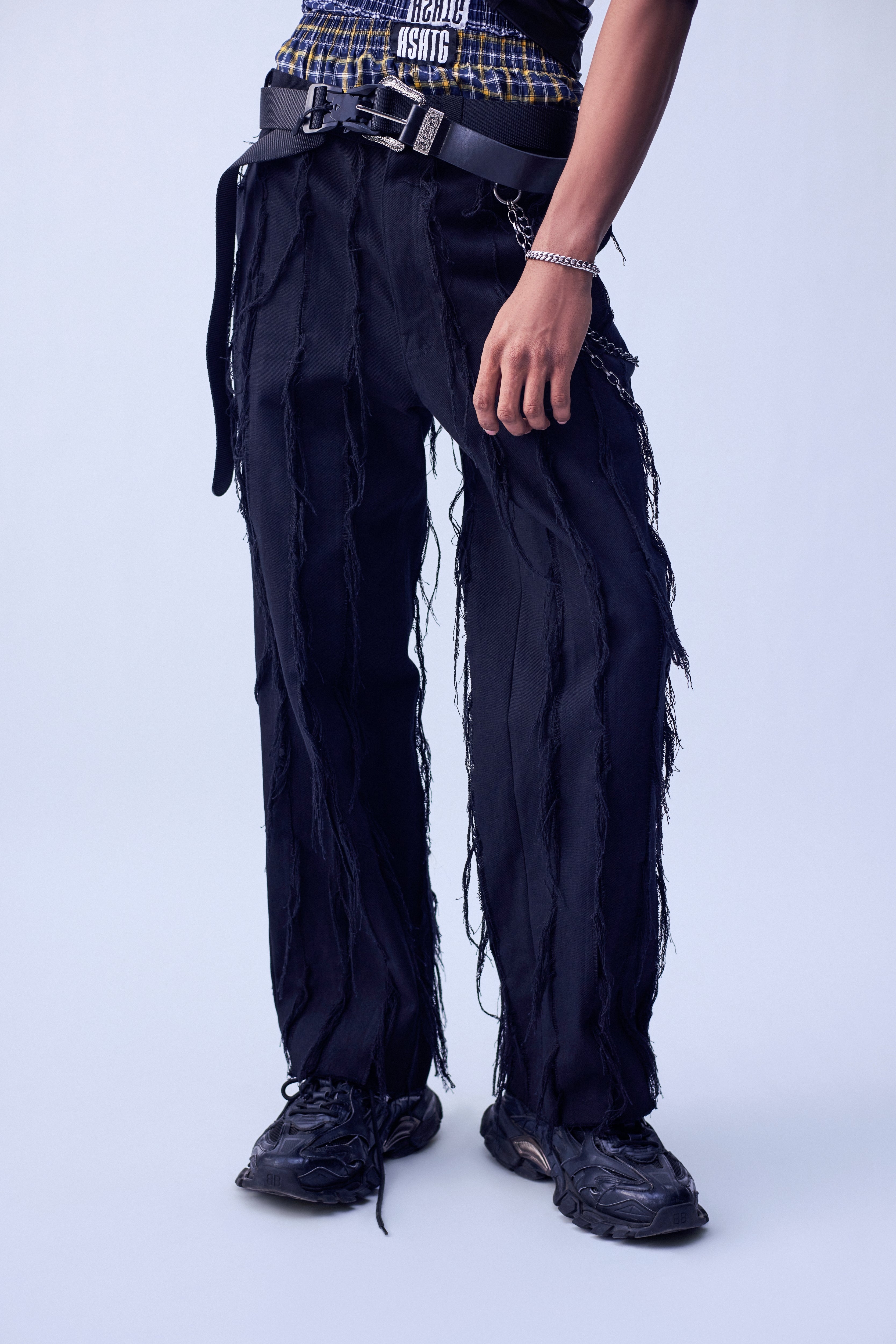 DISTRESSED PANEL PANT